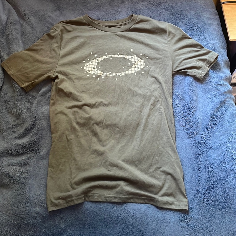 Oakley T-shirt